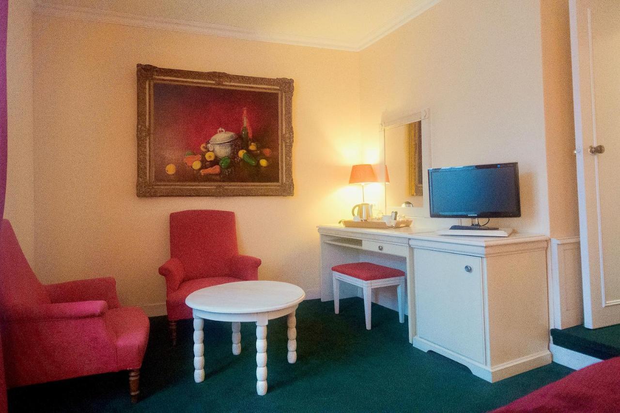 King Suite Spa Bath